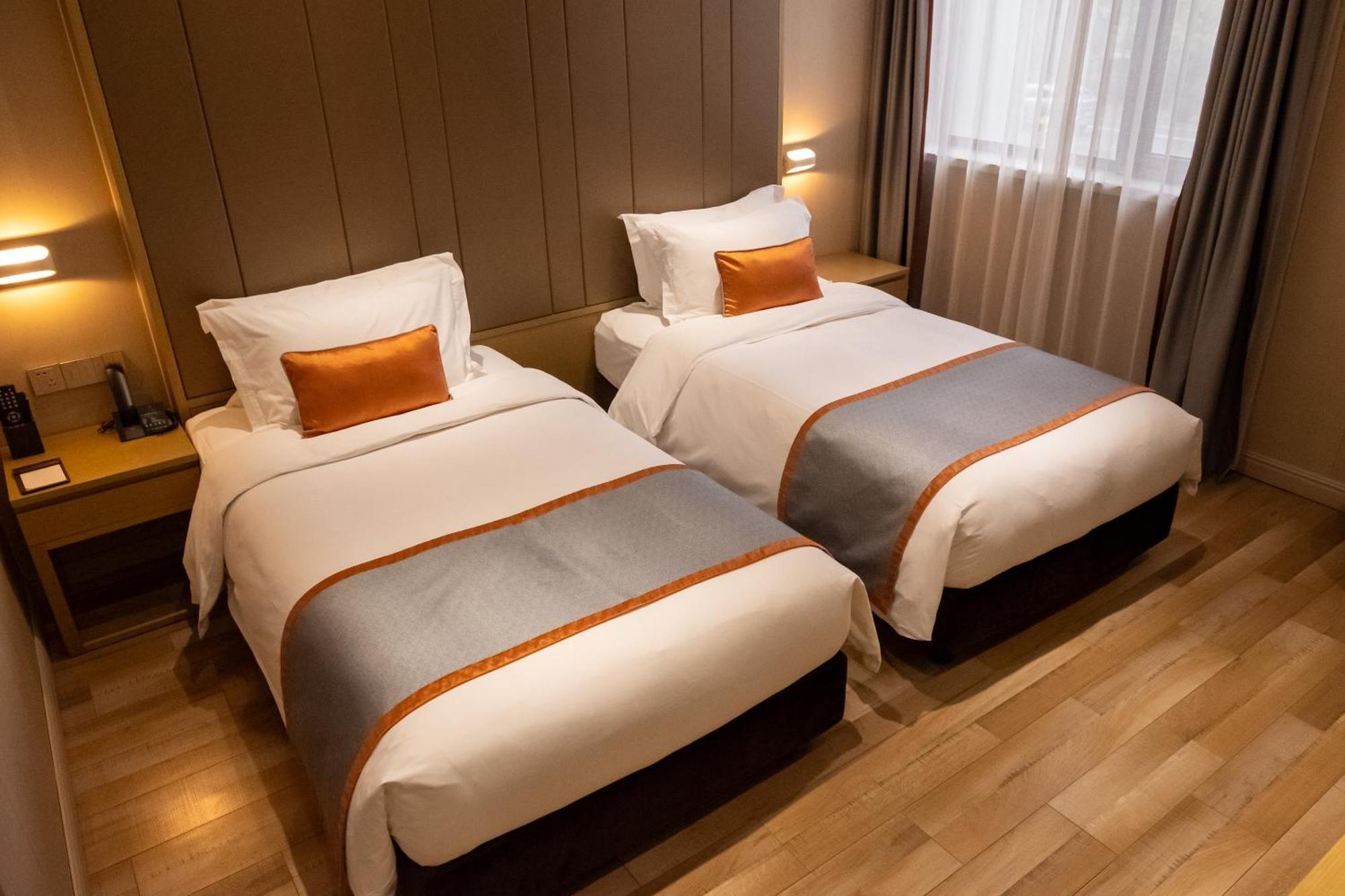 Shanghai-deco Hotel-free Shuttle Bus To Pudong Airport And Disneyland 上海
